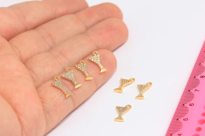 24%20Ayar%20Altın%20Kaplama%20Beyaz%20Zirkon%20Taşlı%20Parlak%20Kadeh%20Charms,%20Kadeh%20Kolye%20Ucu