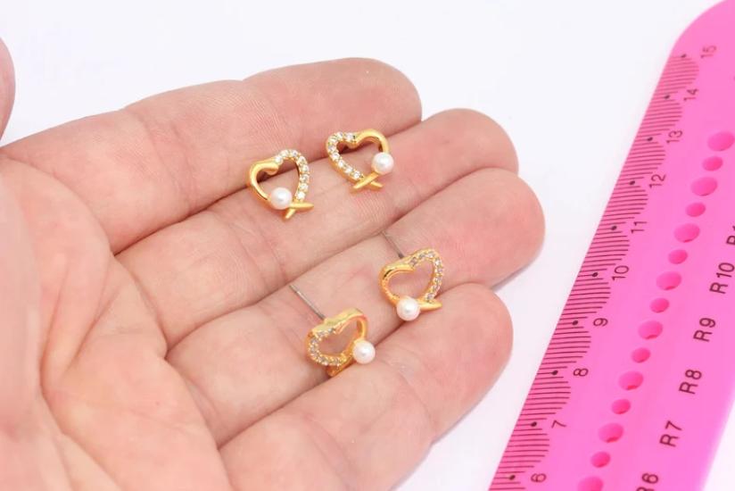 24k Altın Kaplama Beyaz Zirkon Taşlı İncili Kalp Earrings,