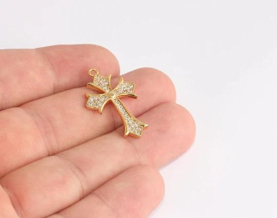 24k Altın Kaplama Beyaz Zirkon Taşlı Haç Charms,