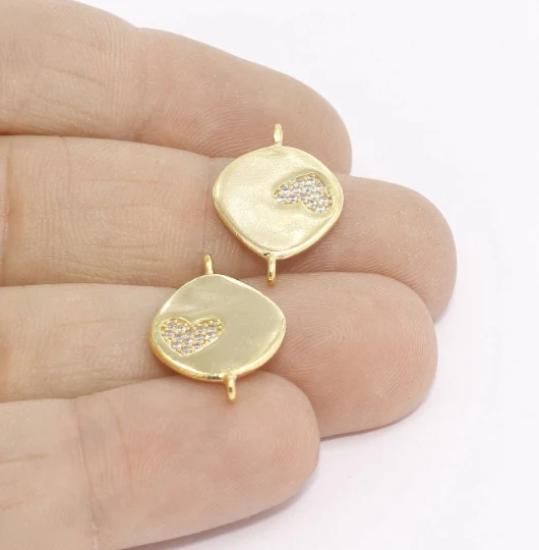 24k Altın Kaplama Beyaz Zirkon Taşlı Kalpli Yuvarlak Charms,