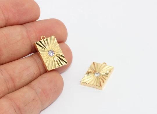 24k Altın Kaplama Beyaz Zirkon Taşlı Kare Madalyon Charms,