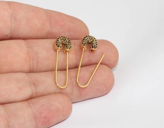 24k Altın Kaplama Siyah Zirkon Taşlı Çengelli İğne Earrings,