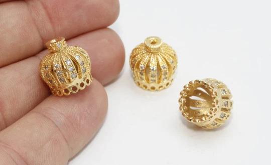 24k Altın Kaplama Beyaz Zirkon Taşlı Top Sallantı Charms,