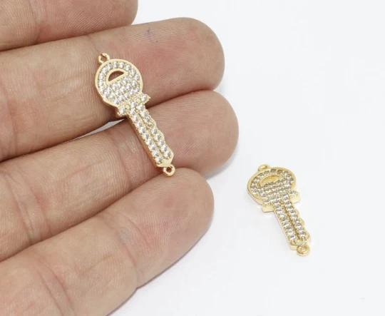 24k Altın Kaplama Beyaz Zirkon Taşlı Anahtar Charms,