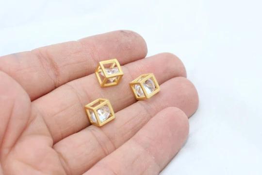 24k Altın Kaplama Beyaz Zirkon Taşlı Küp Charms,