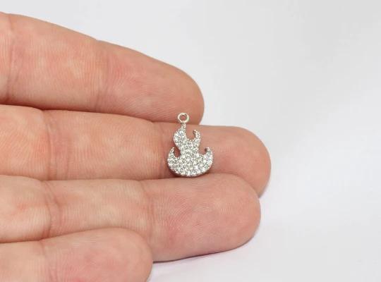 Rodyum Kaplama Beyaz Zirkon Taşlı Alev Charms,