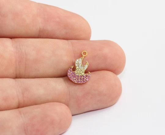 24k Altın Kaplama Renkli Zirkon Taşlı Alev Charms,