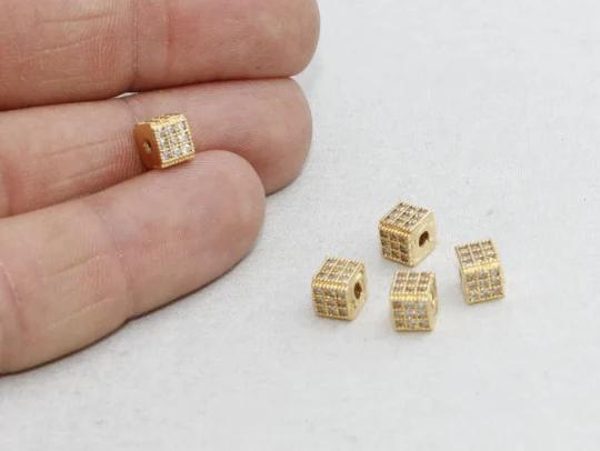 24k Altın Kaplama Beyaz Zirkon Taşlı Küp Charms,