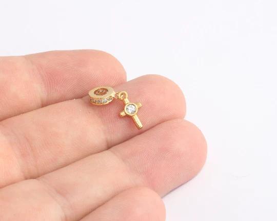 24k Altın Kaplama Beyaz Zirkon Taşlı Haç Sallantılı Charms,