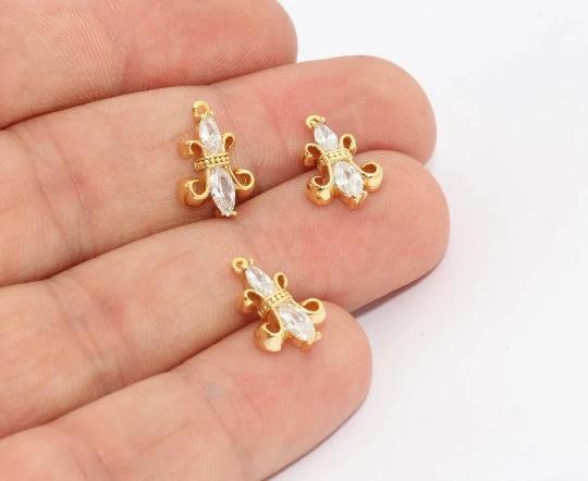 24k Altın Kaplama Beyaz Zirkon Taşlı Çiçek Charms,