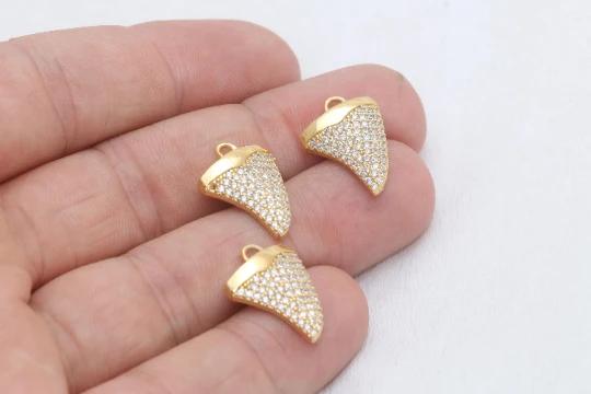 24k Altın Kaplama Beyaz Zirkon Taşlı Fildişi Charms,