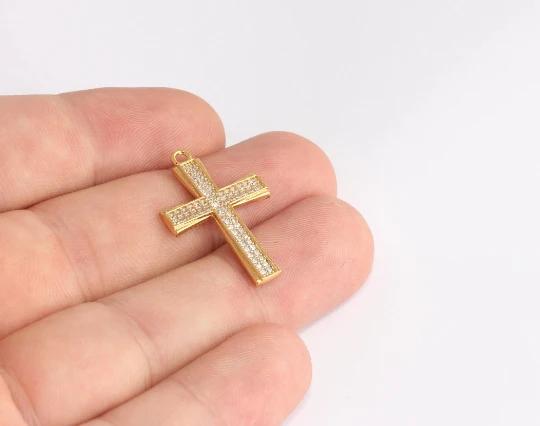 24k Altın Kaplama Beyaz Zirkon Taşlı Haç Charms,