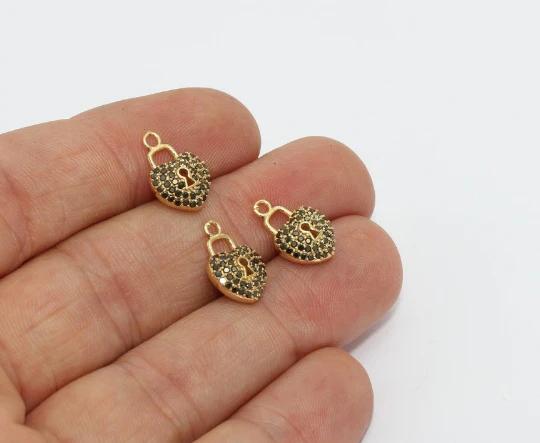 24k Altın Kaplama Siyah Zirkon Taşlı Kalpli Kilit Charms,