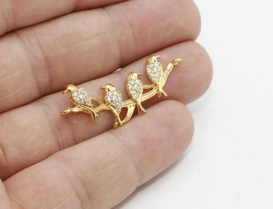 24k Altın Kaplama Beyaz Zirkon Taşlı Dalda Kuş Charms,